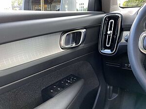 Volvo  B4 Geartronic Momentum Pro SHZ W-LAN LED