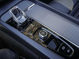Volvo  T8 AWD Recharge Plus Dark Plug-In Hybrid