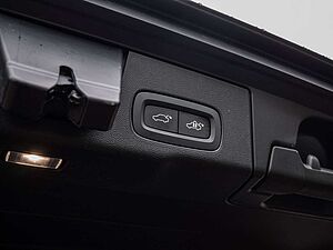 Volvo  T6 AWD R-Design Plug-In Hybrid AHK | B&W | LUFTFAHRWERK | ACC | PANORAMA