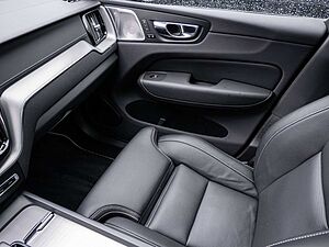 Volvo  T6 AWD R-Design Plug-In Hybrid AHK | B&W | LUFTFAHRWERK | ACC | PANORAMA
