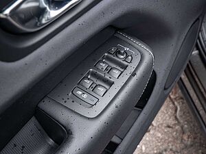 Volvo  T6 AWD R-Design Plug-In Hybrid AHK | B&W | LUFTFAHRWERK | ACC | PANORAMA