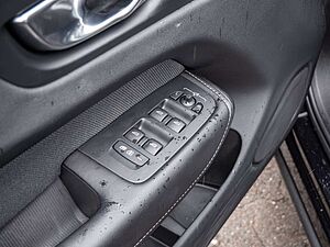 Volvo  B4 R-Design ACC | HARMAN/KARDON | 360° KAMERA | VOLL-LED