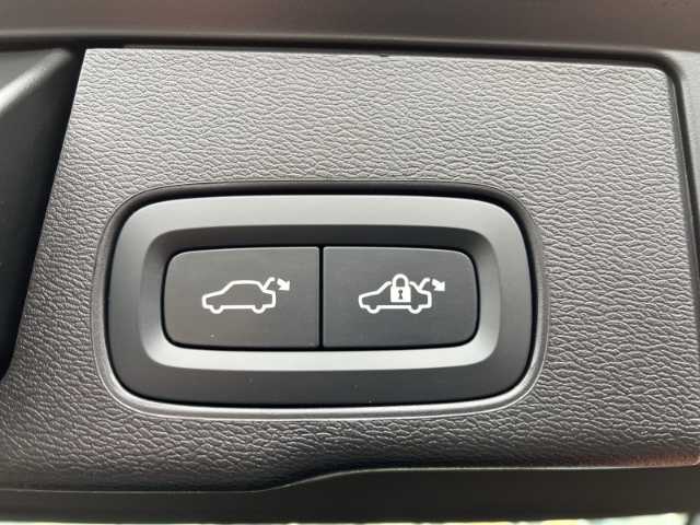 Volvo  Inscription Recharge AWD T6 Luftfahrwerk Standhzg. Rückfahrk. 360°