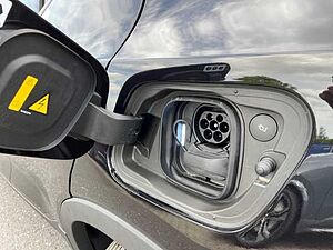 Volvo  Recharge Single Motor Plus Einstufig 170 KW Navi Anhängerkupplung
