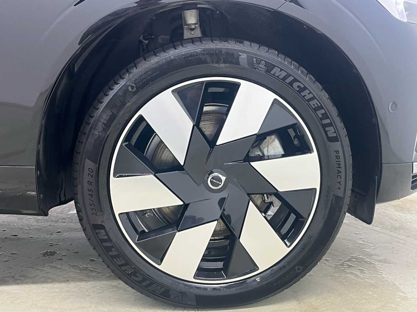 Volvo  XC60 Recharge Plus, T8 AWD Plug-in Hybrid, Elektrisch/Benzin, Bright