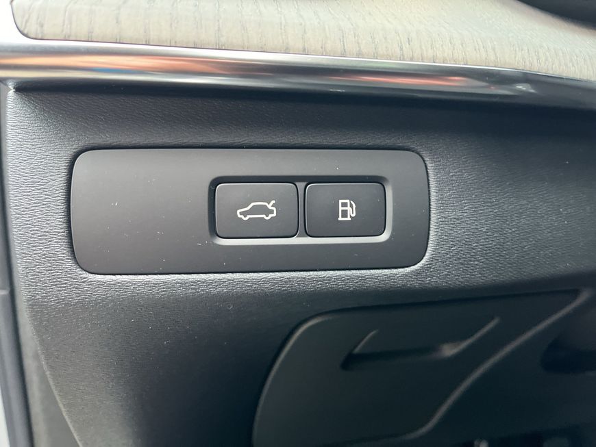Volvo  T8 AWD Plug-in Hybrid