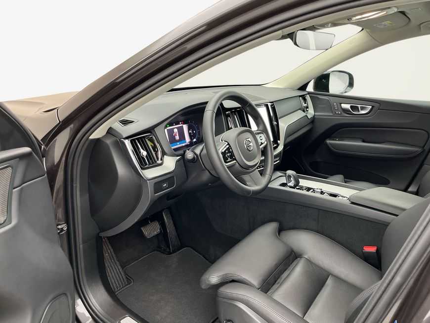 Volvo  Plus Dark
