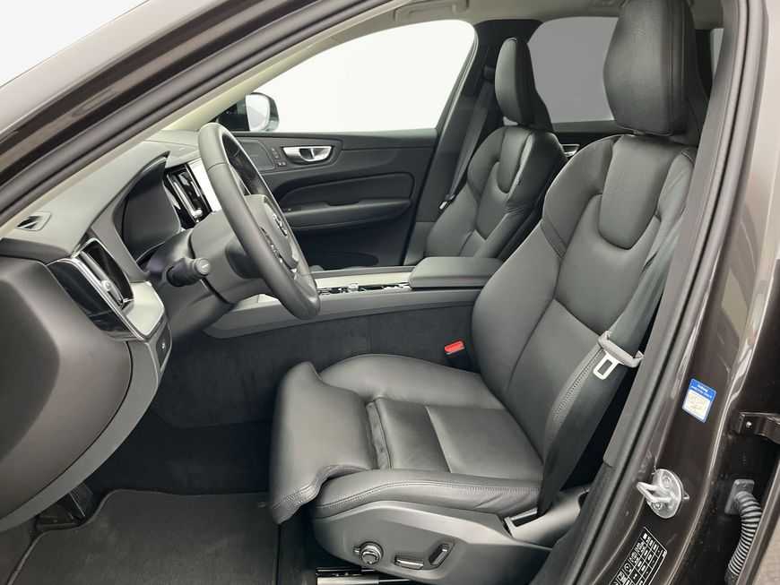 Volvo  Plus Dark