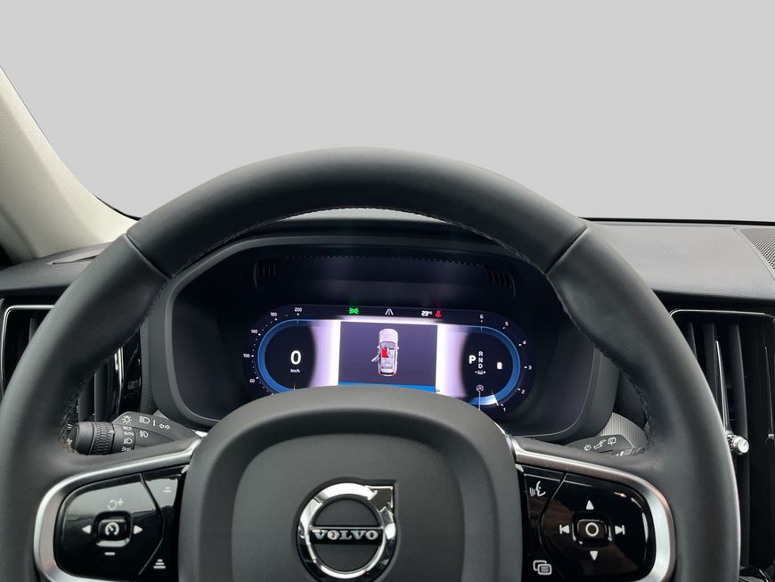 Volvo  Plus Dark