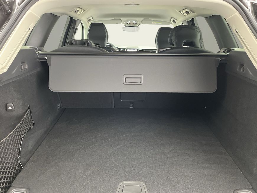 Volvo  Plus Dark