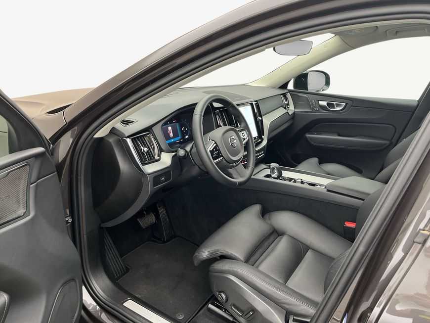 Volvo  Plus Dark