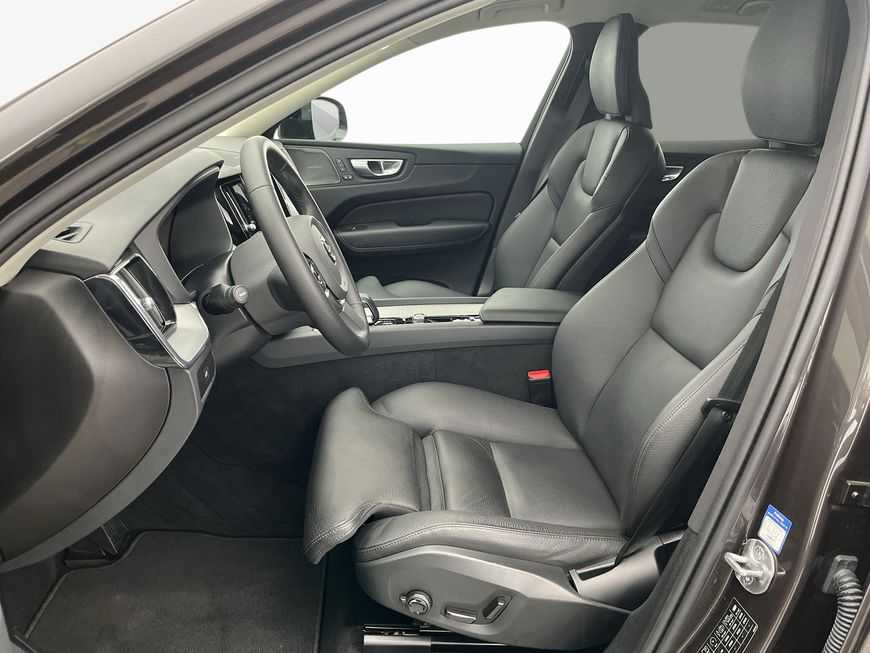 Volvo  Plus Dark
