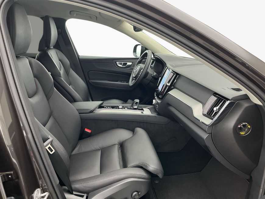 Volvo  Plus Dark