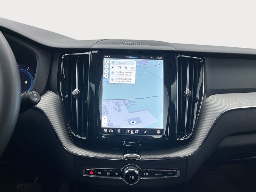 Volvo  Plus Dark