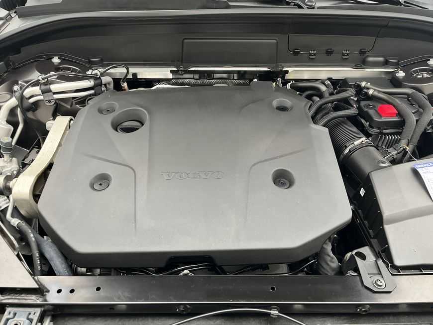 Volvo  Plus Dark