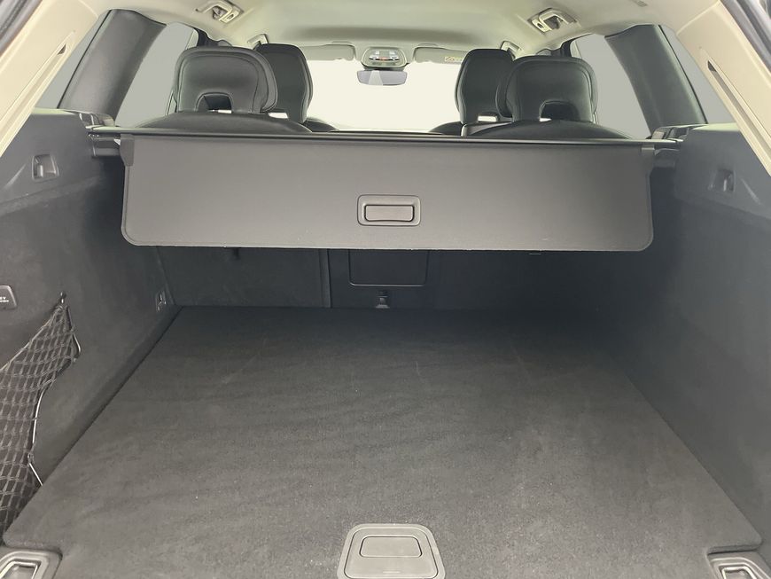 Volvo  Plus Dark