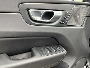 Volvo  Plus Dark