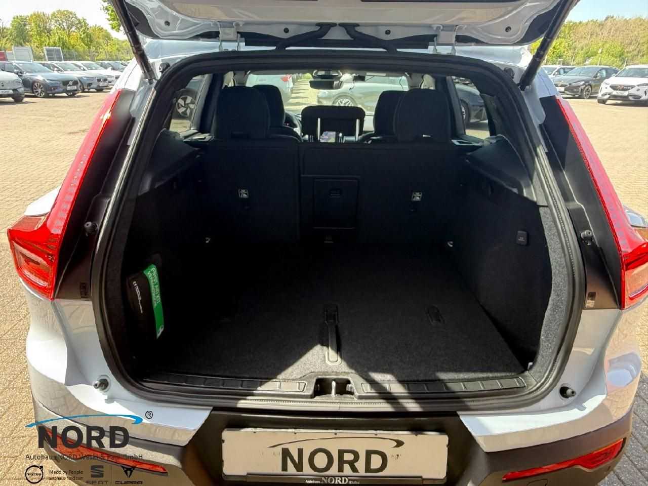 Volvo  B3 Plus Dark 2WD/AHK/Blis/ACC/Licht-P.