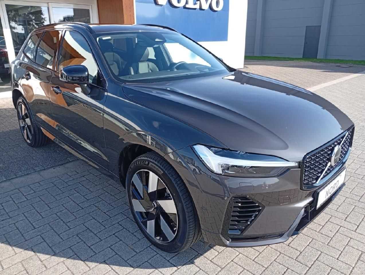 Volvo  T8 Ultra Dark Plug-In Hybrid AWD/B&W/AHK