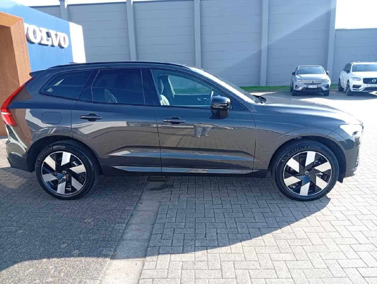 Volvo  T8 Ultra Dark Plug-In Hybrid AWD/B&W/AHK