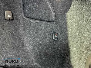 Volvo  B3 Plus Dark 2WD/AHK/Blis/ACC/Licht-P.