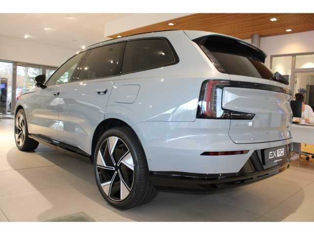 Volvo  Ultra Twin Motor Performance AWD Luftfahrwerk B & W Sound.