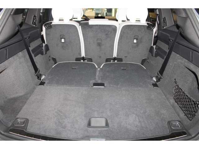 Volvo  Ultra Twin Motor Performance AWD Luftfahrwerk B & W Sound.