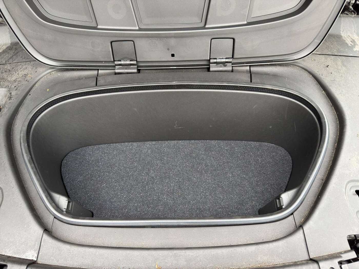 Volvo  Plus Recharge Pure Electric 2WD