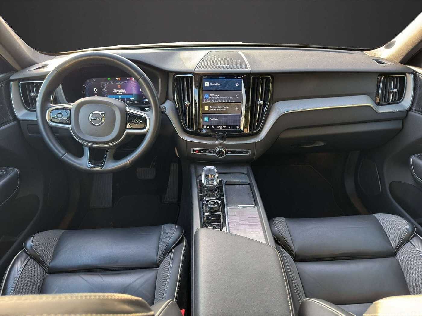 Volvo  B4 D AWD Plus Dark