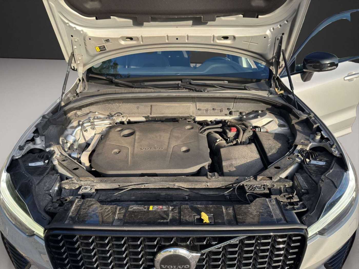 Volvo  B4 D AWD Plus Dark