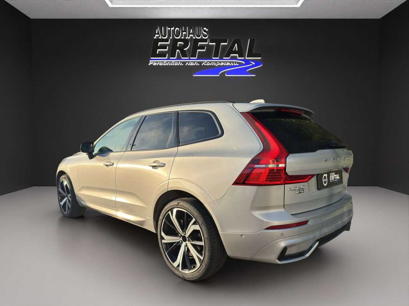 Volvo  B4 D AWD Plus Dark