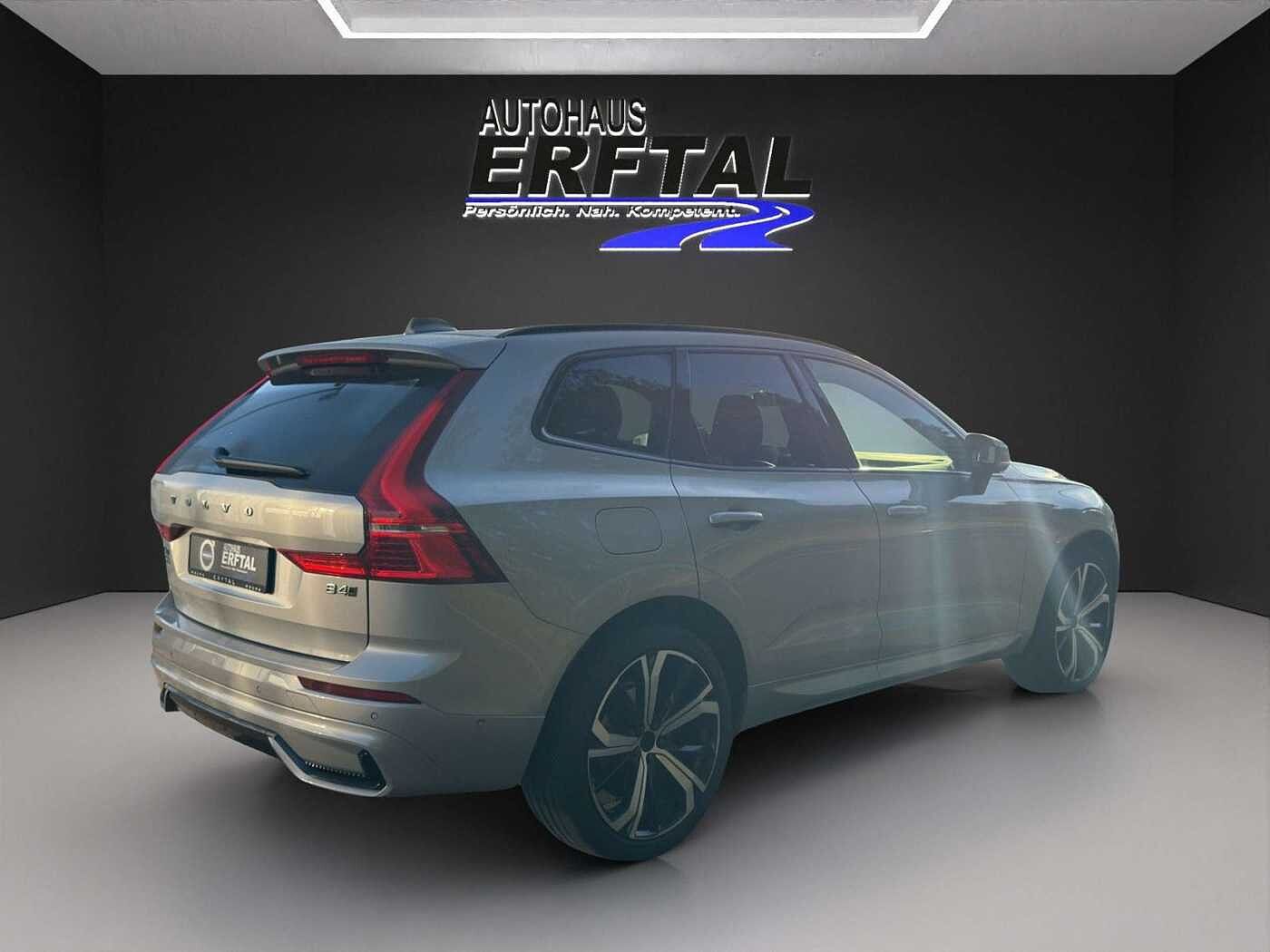 Volvo  B4 D AWD Plus Dark