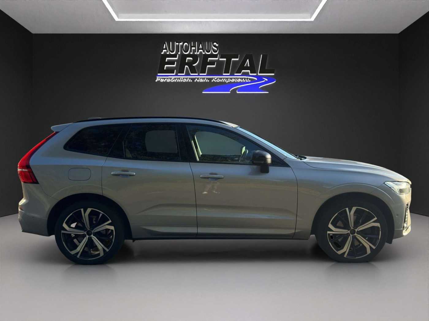 Volvo  B4 D AWD Plus Dark