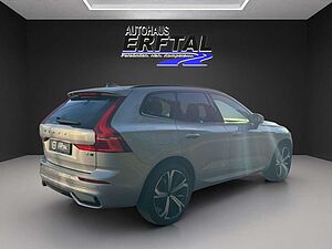 Volvo  B4 D AWD Plus Dark