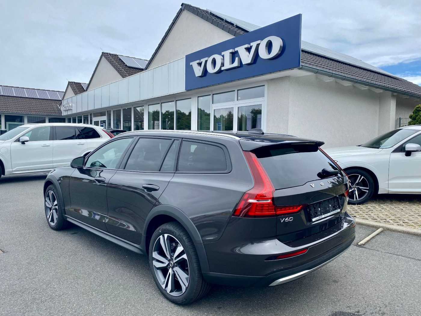 Volvo  Ultimate B4 D AWD 8-Gang