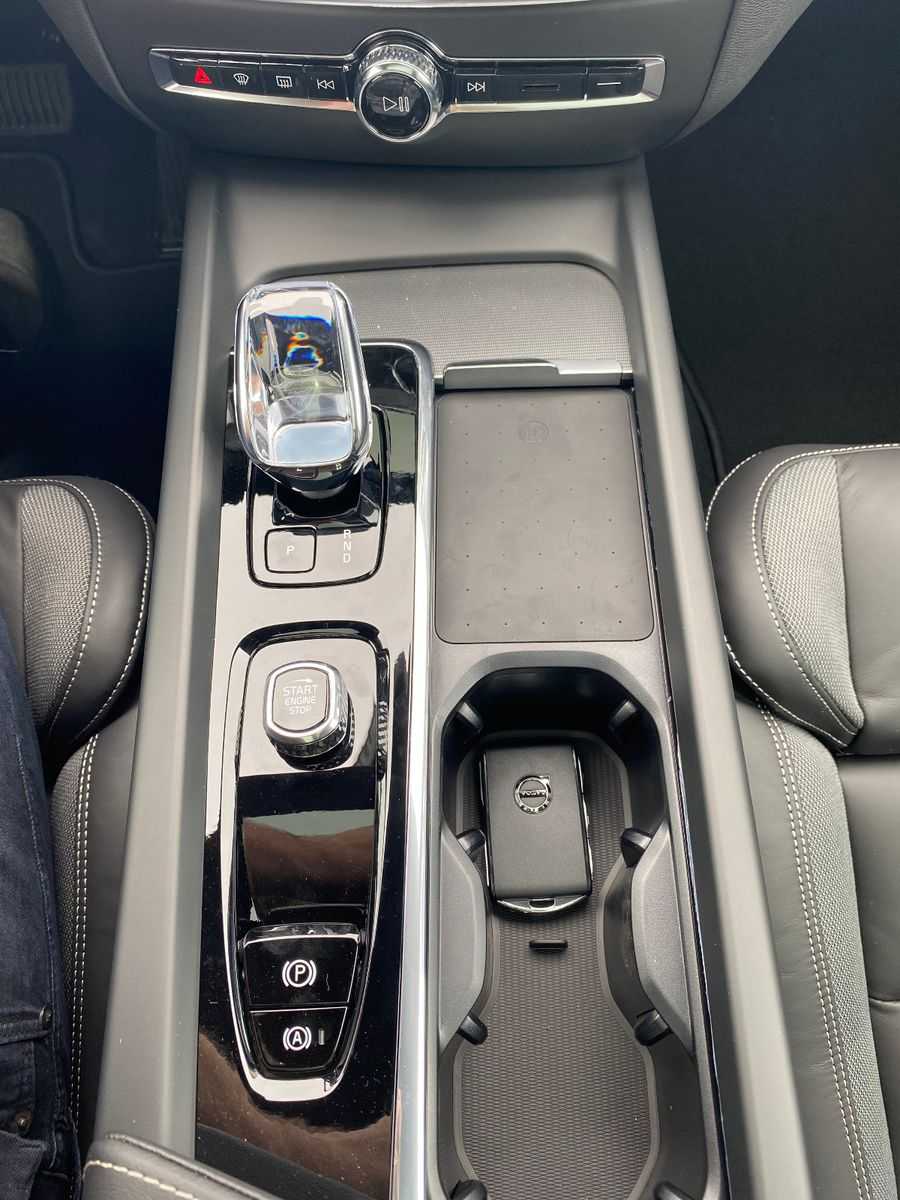 Volvo  Ultimate B4 D AWD 8-Gang