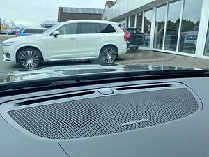 Volvo  Ultimate B4 D AWD 8-Gang