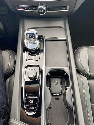 Volvo  Ultimate B4 D AWD 8-Gang