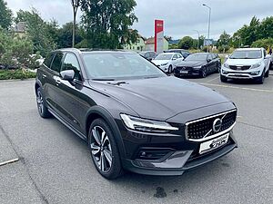 Volvo  Ultimate B4 D AWD 8-Gang