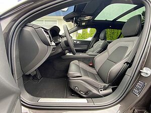 Volvo  Ultimate B4 D AWD 8-Gang