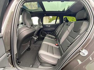 Volvo  Ultimate B4 D AWD 8-Gang