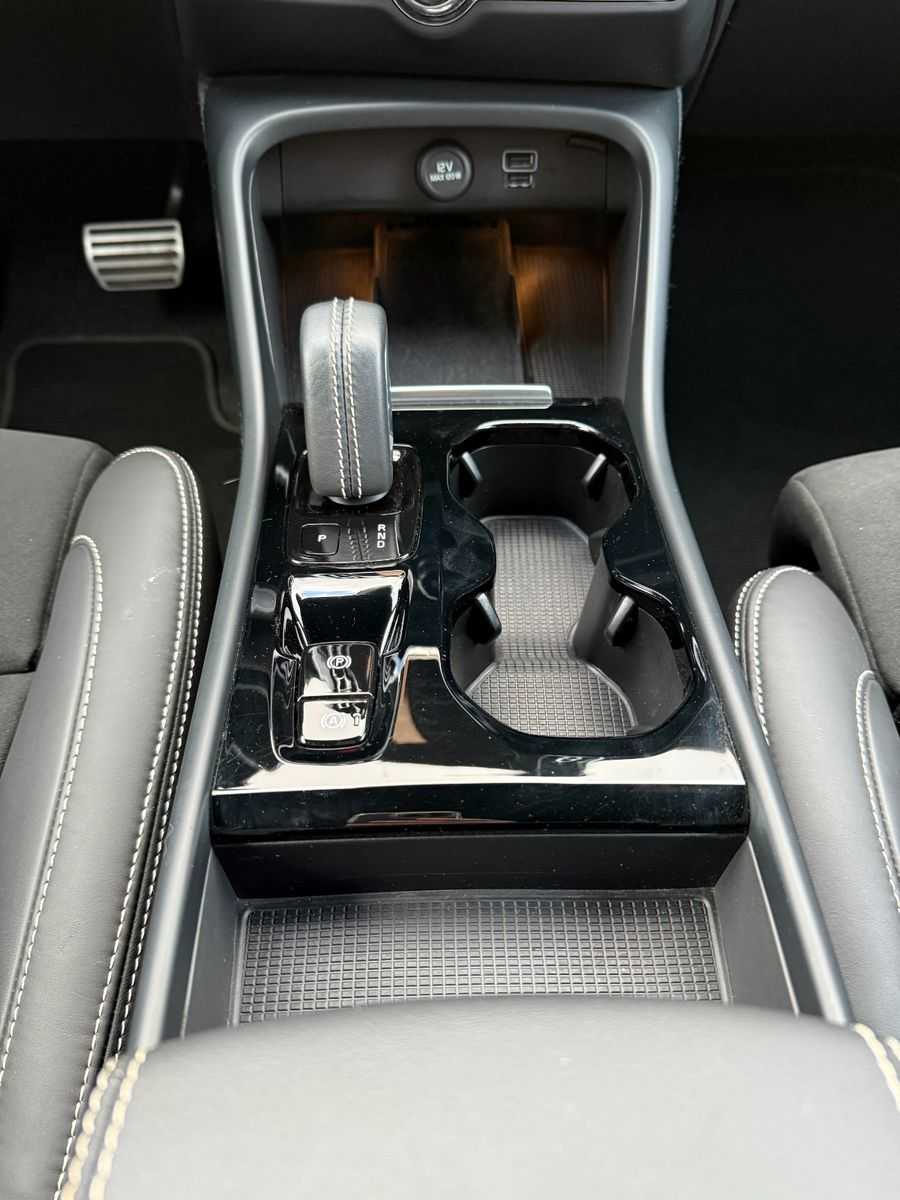 Volvo  T4 R DESIGN PHEV +CAM +LED+PRIVACY+