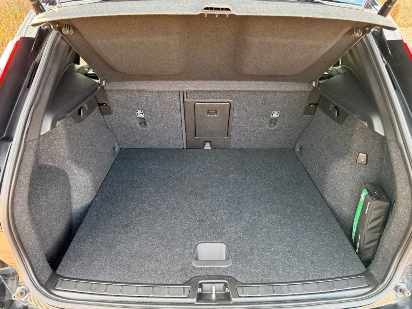 Volvo  T4 R DESIGN PHEV +CAM +LED+PRIVACY+