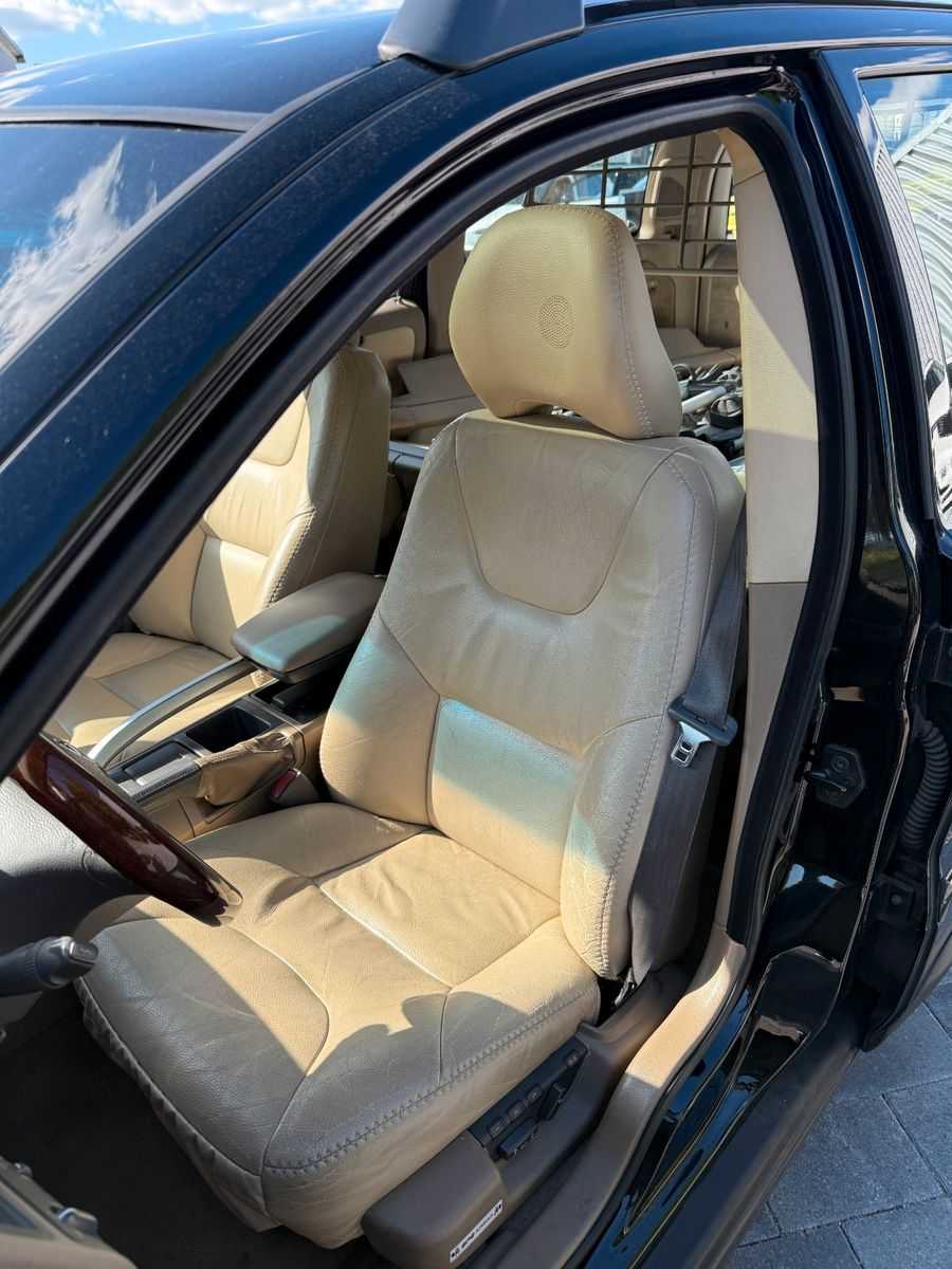 Volvo  D5 PREMIUM +SUBWOOFER+NAVI+XENON+SD+1.HAND