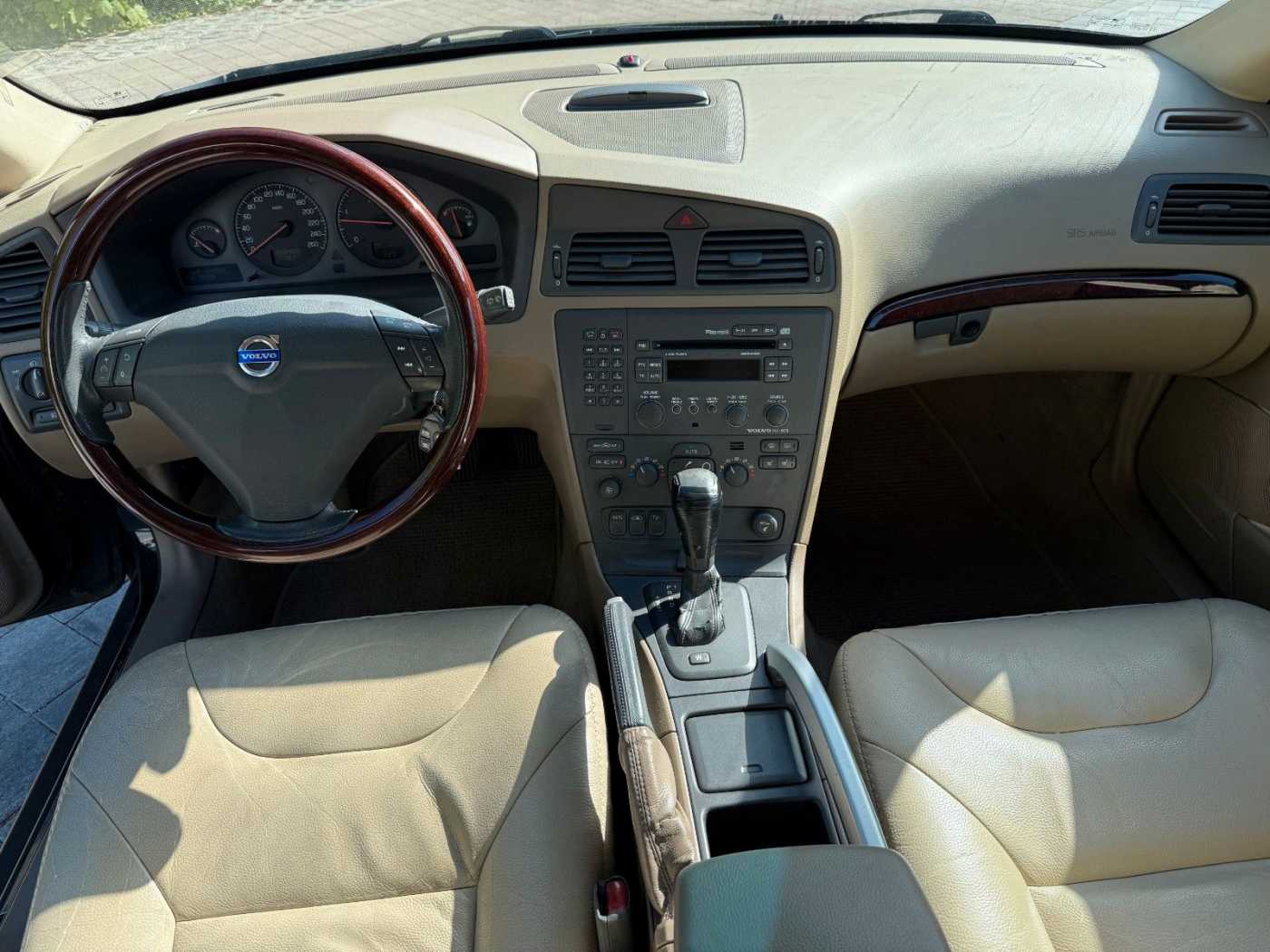 Volvo  D5 PREMIUM +SUBWOOFER+NAVI+XENON+SD+1.HAND
