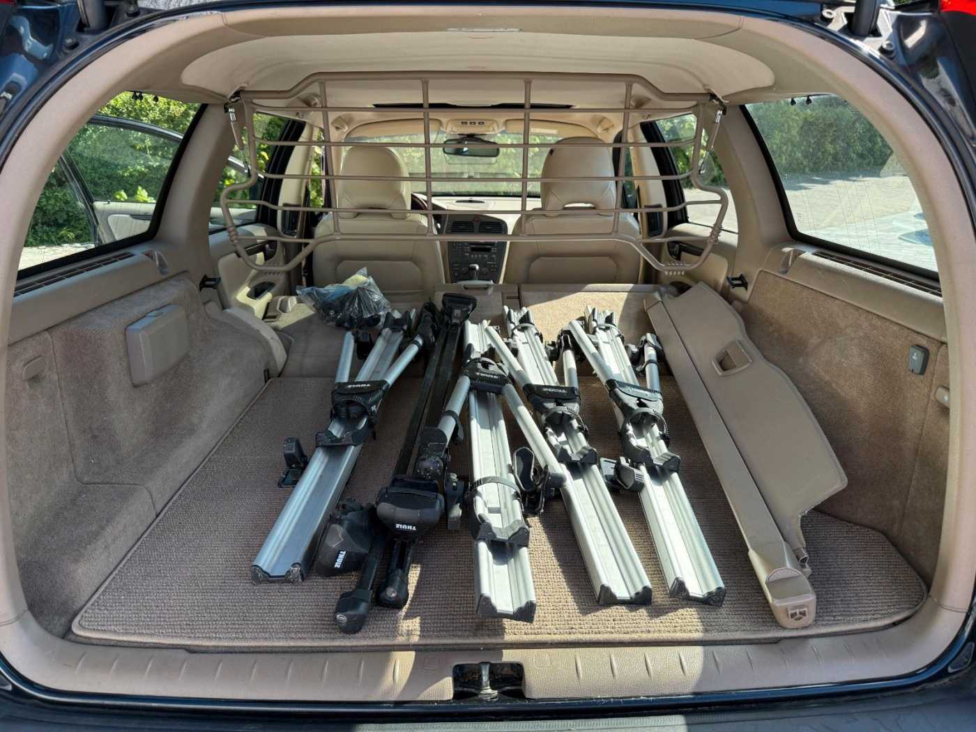 Volvo  D5 PREMIUM +SUBWOOFER+NAVI+XENON+SD+1.HAND