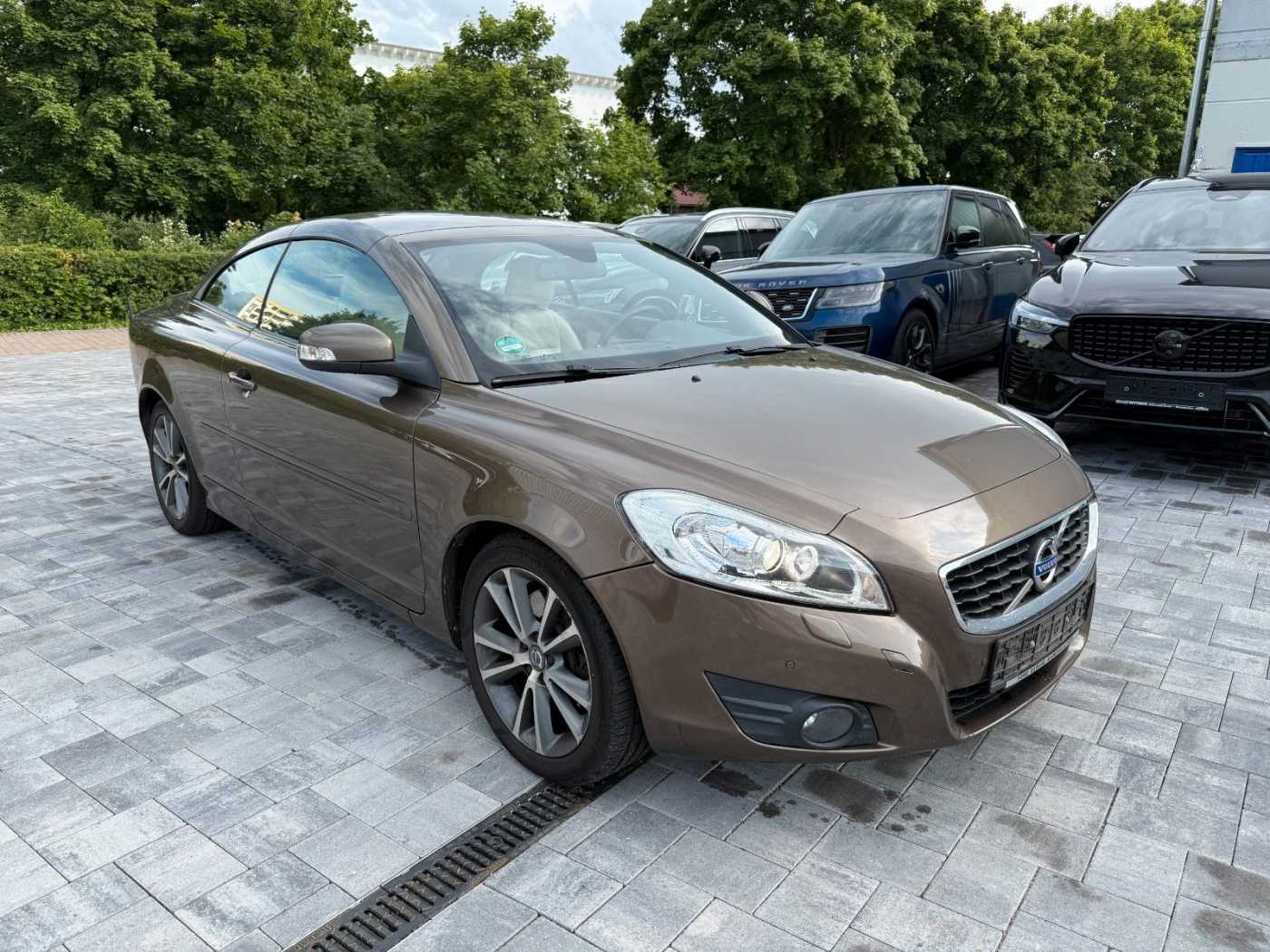 Volvo  D3 SUMMUM+HEICO 144KW+8FACH+UNFALLFREI+LEDER