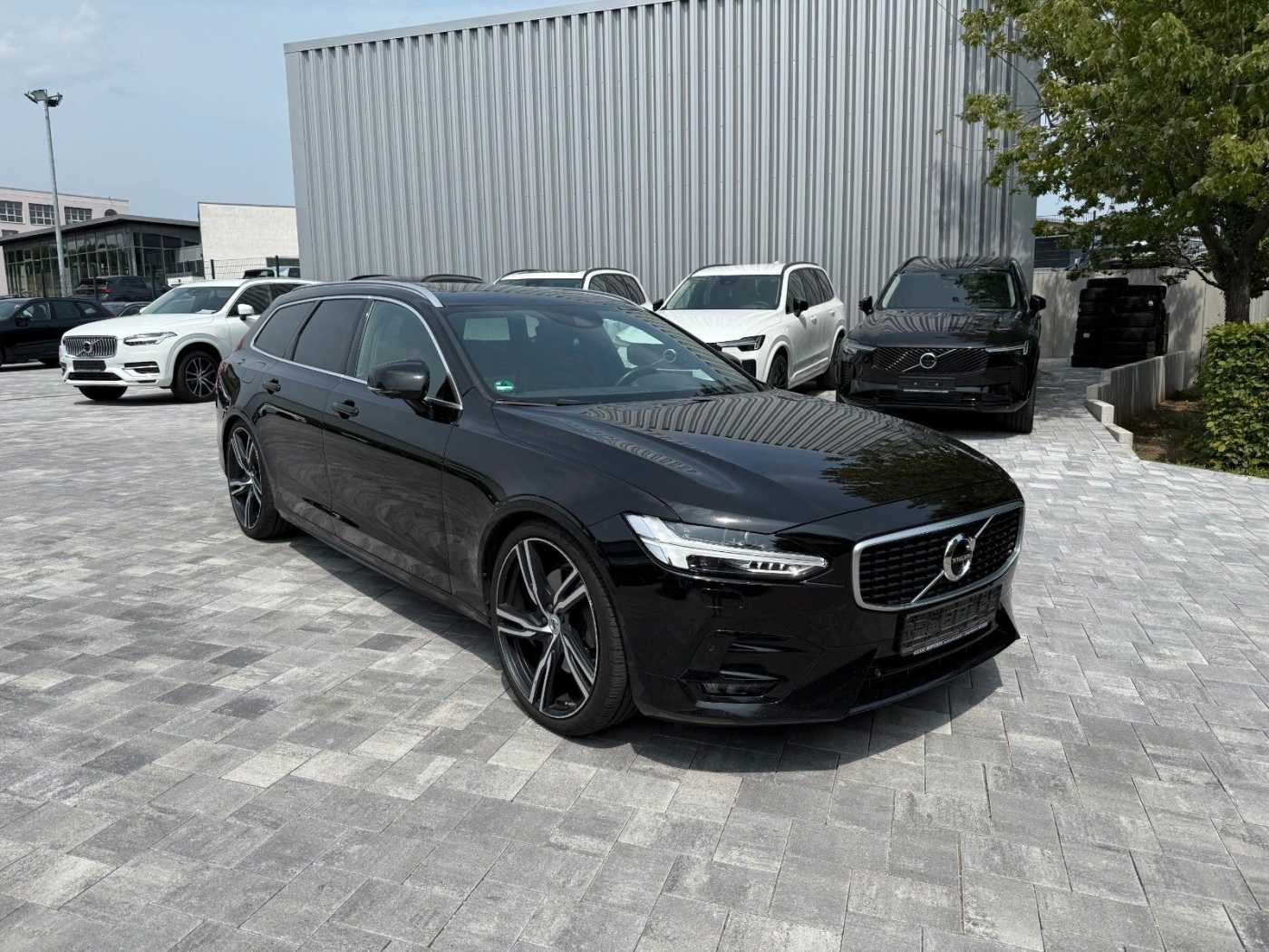Volvo  D5 AWD R-DESIGN+B&W SOUND+8FACH+AHK+360°CAM
