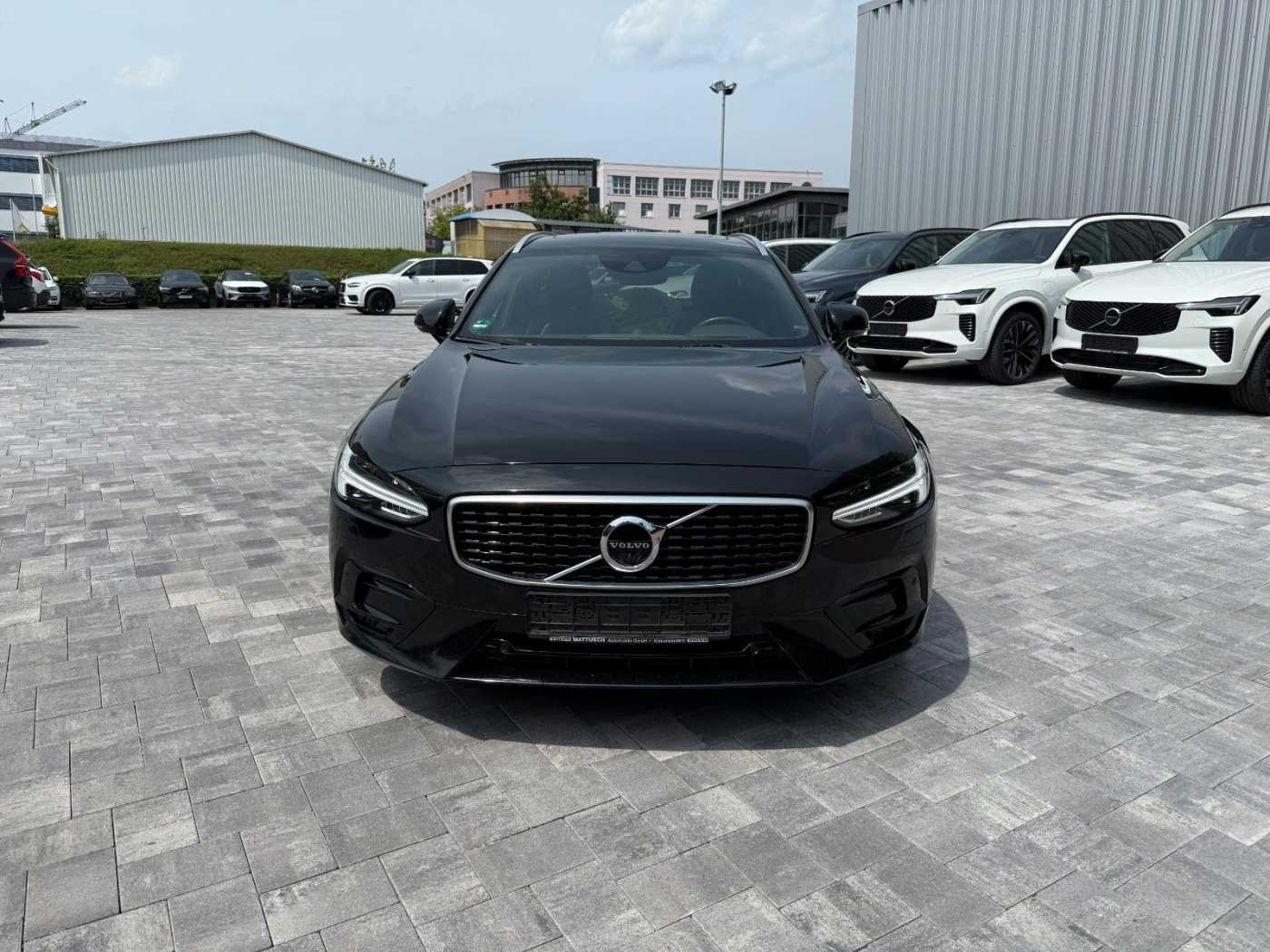 Volvo  D5 AWD R-DESIGN+B&W SOUND+8FACH+AHK+360°CAM