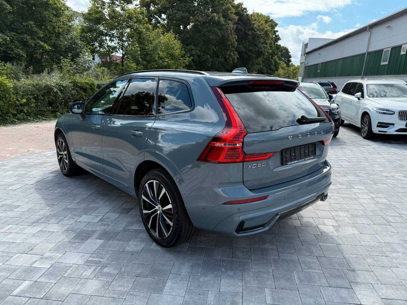 Volvo  PLUS DARK AWD +PANO+STANDHZG+LED+AHK+1.HD